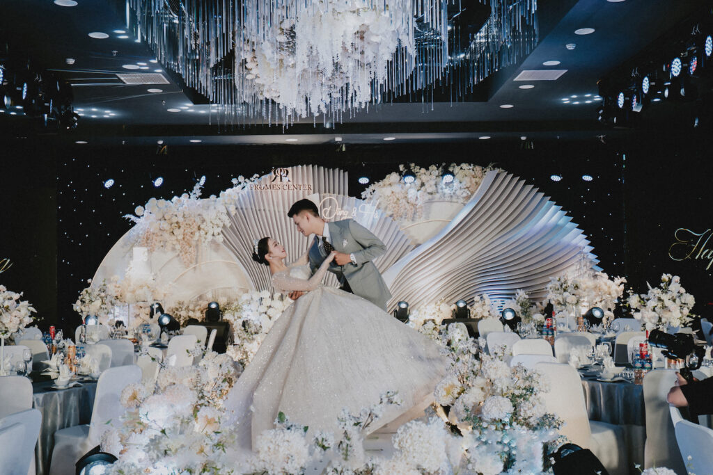 Khoanh-khac-y-nghia-tai-sanh-tiec-marigold