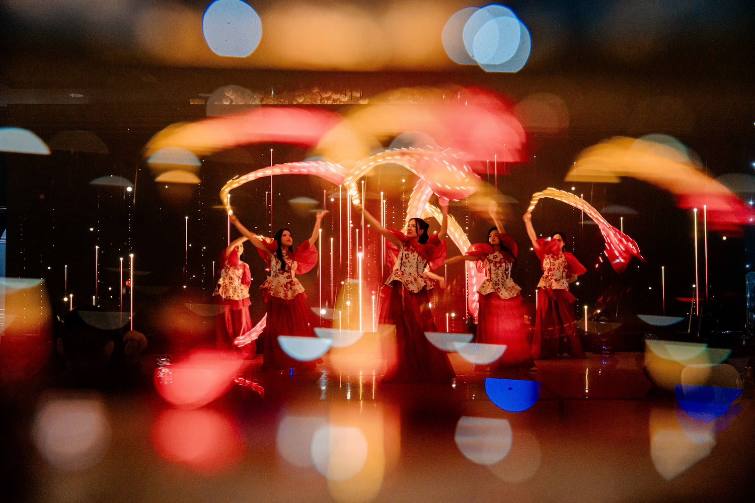 Chuong-trinh-mo-dau-voi-cac-tiet-muc-van-nghe-day-man-nhan