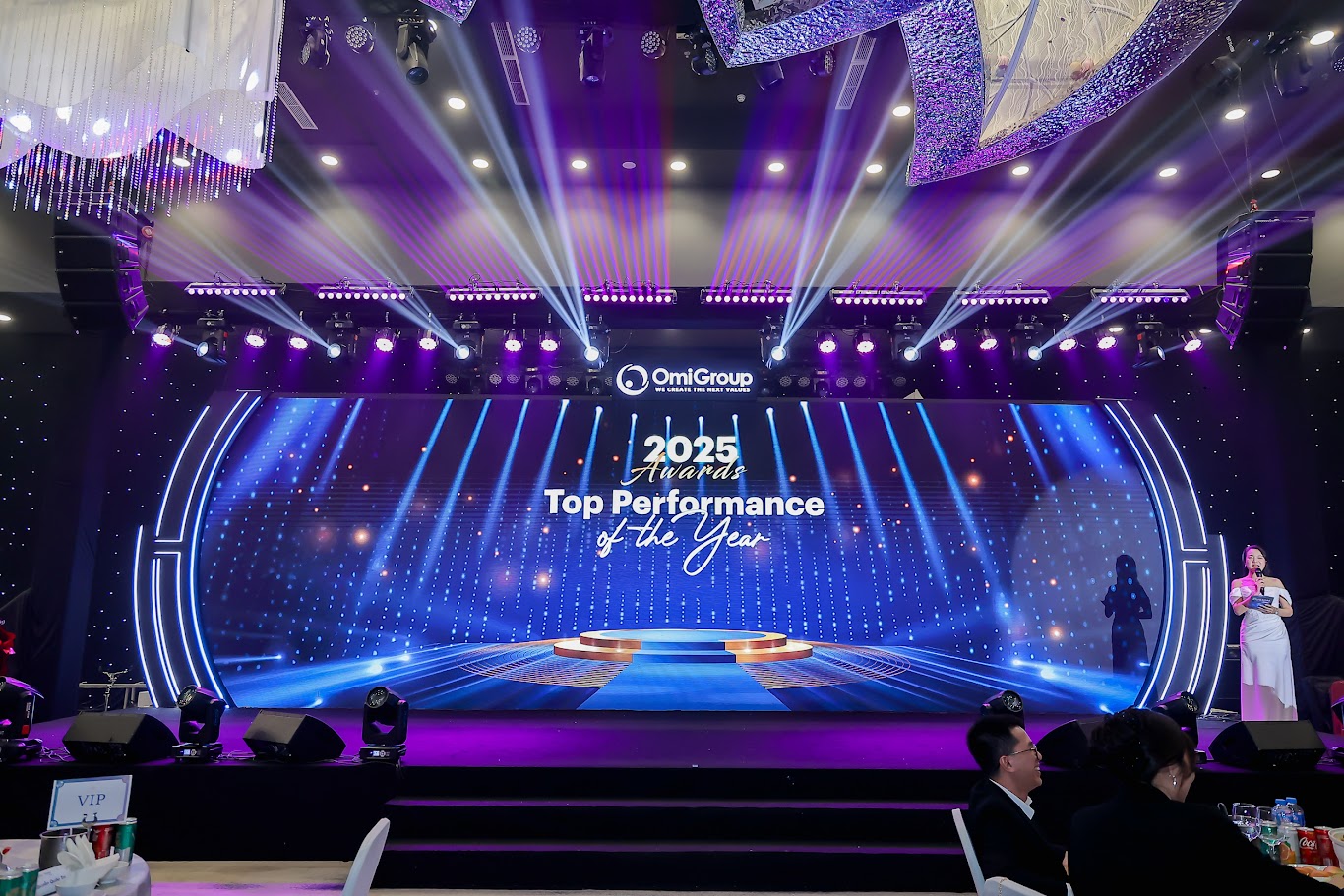 Su-kien-duoc-dau-tu-cong-phu-hoanh-trang