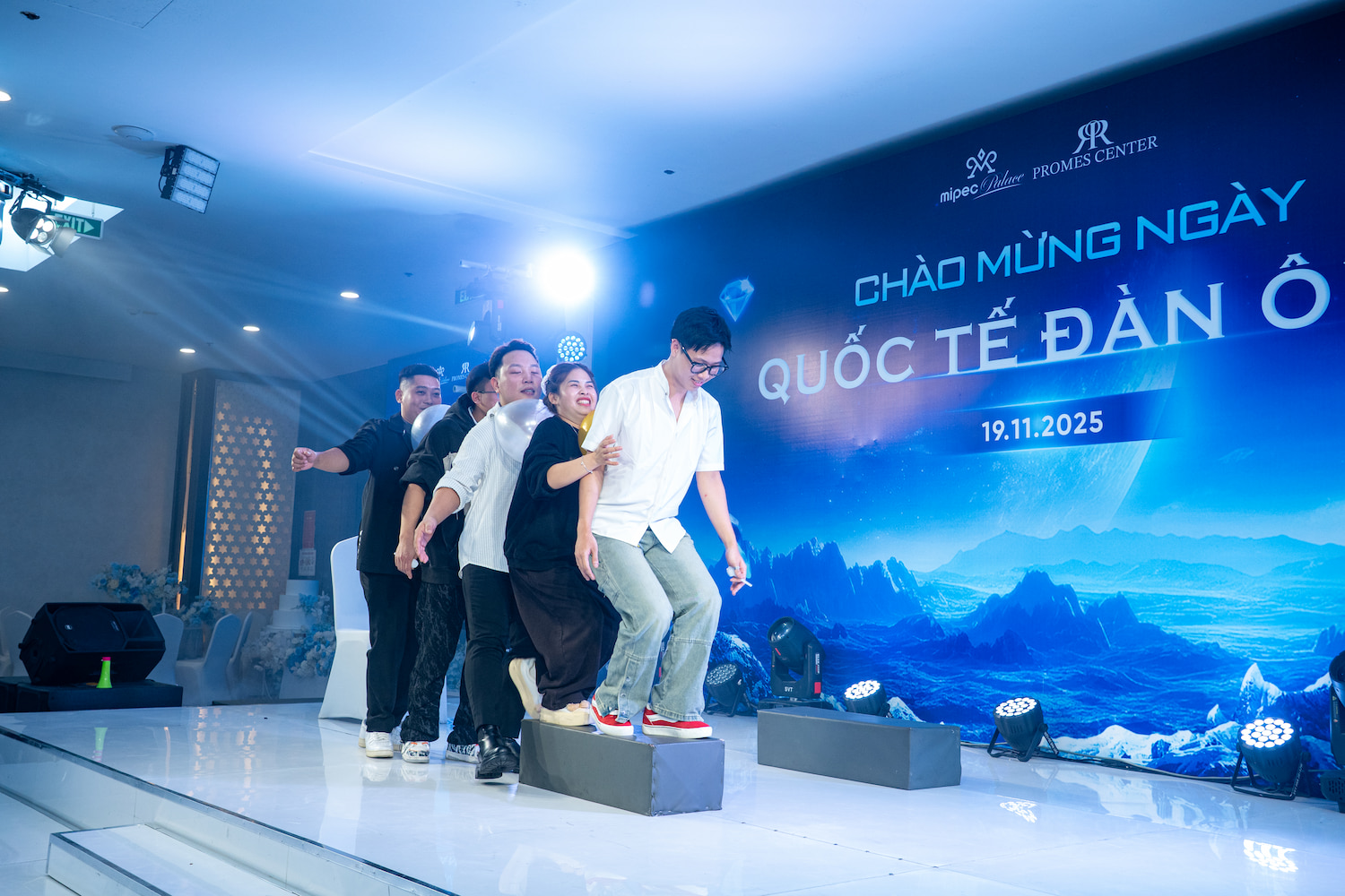 Tro-choi-dua-bong-ve-dich