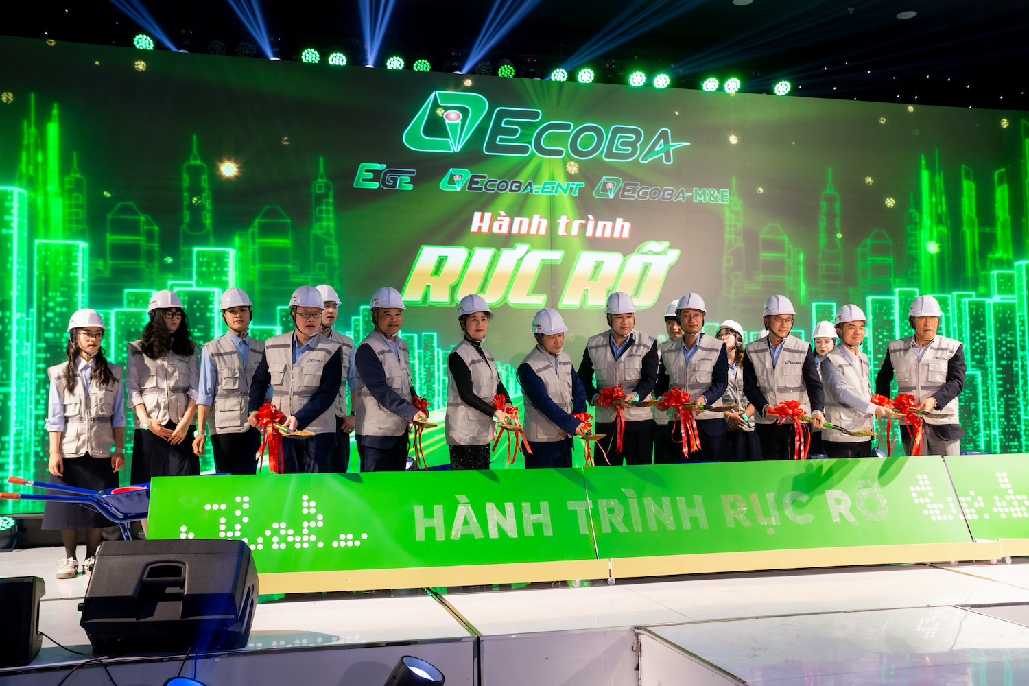 Nghi-thuc-khoi-cong-the-hien-tron-ven-ban-sac-rieng-cua-ecoba