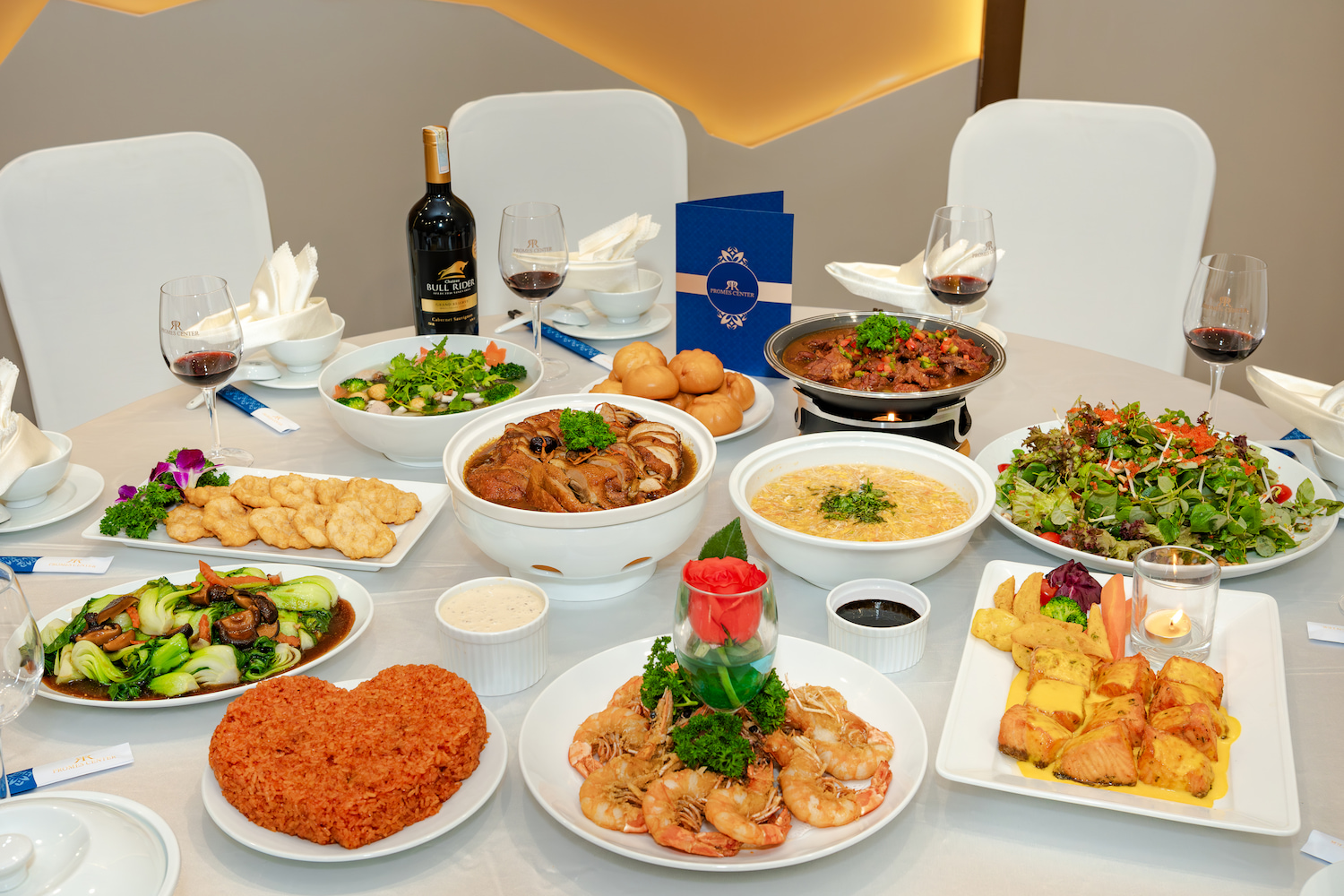 9 Tiêu Chí Chọn Địa Điểm Tổ Chức Sự Kiện Công Ty 4 Menu-tiec-tai-promes-center-phong-phu-phu-hop-voi-su-kien-cong-ty